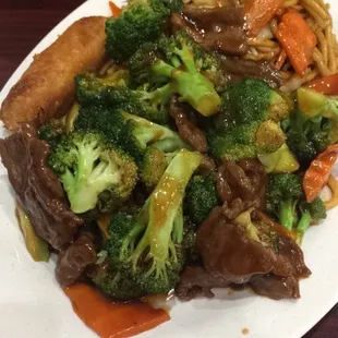 Beef and broccoli with lo mien combo