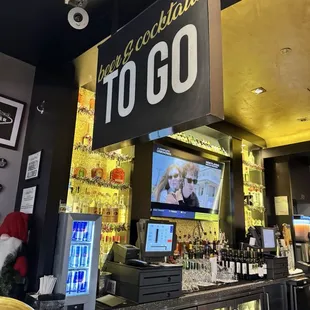 Beer and cocktails to go!