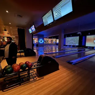 Bowling lanes