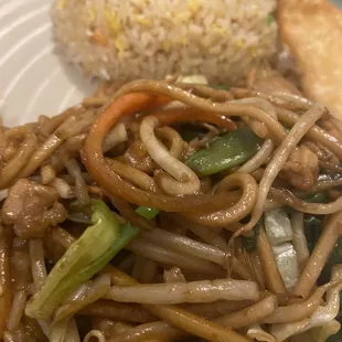Chicken Lo Mein