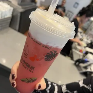 F1. Strawberry Creama