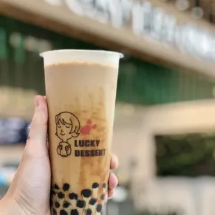 B6. Brown Sugar Milk Tea (75% Sweet) w/ Boba