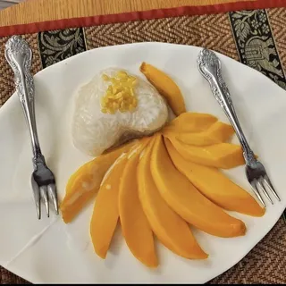 Sweet Sticky Rice with Mango