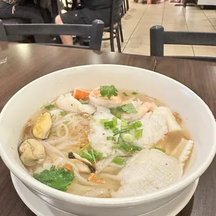 19. Seafood Tom Yum