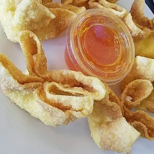 food, chicken wings and fried chicken