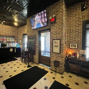 sushi and sashimi, interior