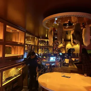 Luckys Bar