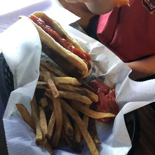 Kids hot dog basket