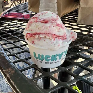 Strawberry shortcake icecream