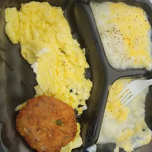 Ate some grits before the pic..shouldve had 2 salmon cakes