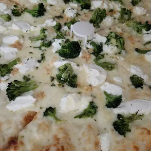 Broccoli pizza