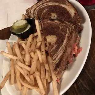 Jackfruit Meatless Reuben on Marbled Rye with shoestring fries