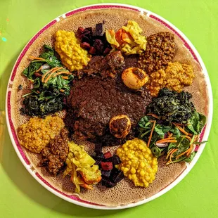 Veggie combo with doro wot in the middle. Yummy!