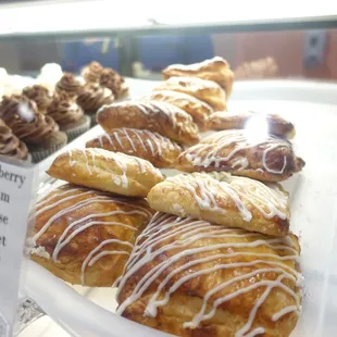 donuts, dough desserts, food