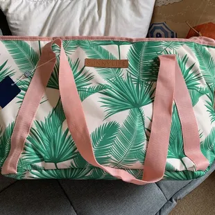 Insulated tote to help keep things cold. Great for a picnic, beach trip, or carrying home your groceries.