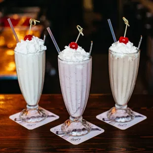 dessert, drink