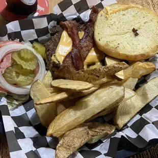 Bacon cheeseburger