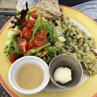 Pesto and Sun Dried Tomato Scamble