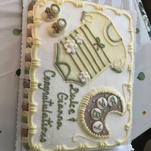 Baby shower cake