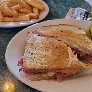 RUBIN &amp; Fries.  So glad Dinning room is OPEN!!