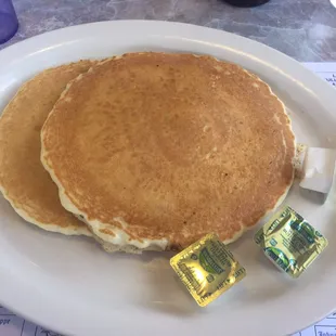 a plate of pancakes