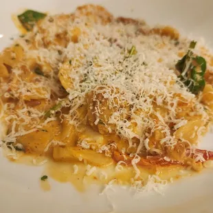 Gamberi (seafood and sausage in red pepper cream sauce)