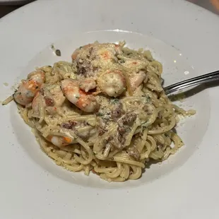 Spaghetti a la Carbonara with extra shrimp