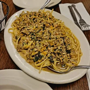 rigatoni with chopped clams in clear sauce