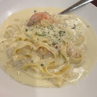 Shrimp &amp; Scallops Alfredo so yummy