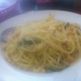Linguini with clams