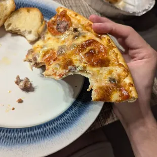 Mushroom and pepperoni pizza