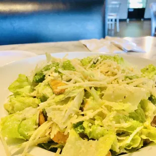 Caesar&apos;s salad is good.
