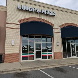 Luigi&apos;s Pizza, Whitehall Commons, Charlotte