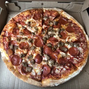 Large Pepperoni &amp; Italian Sausage