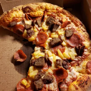 Pep,meatballs and pineapple