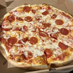 Large pepperoni pizza