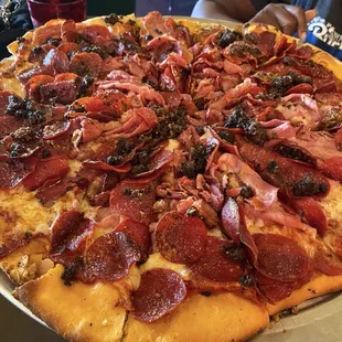 Meat Lover 's Pizza