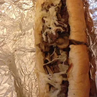 This is what Luigis pizza calls an $8 cheese steak sub GARBAGE