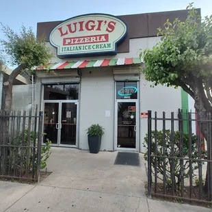 Main Entrance to Luigi&apos;s Pizzeria