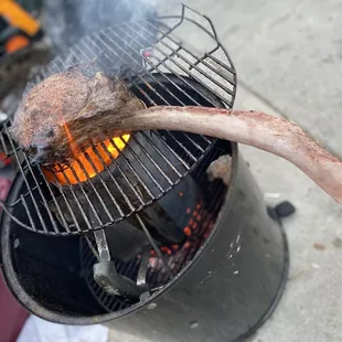 Just a regular Wednesday I felt like getting out A tomahawk with my dirty ass better yard in the background LOL