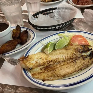 Grilled fish (pescado la plancha)