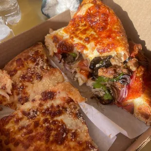 Mini deluxe and mini cheese , it was delicious!