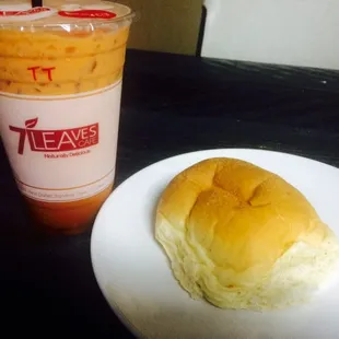 Pandesal and my thai tea..