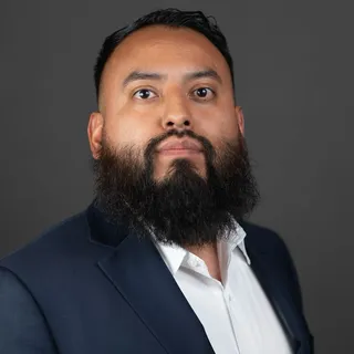Luis H.
