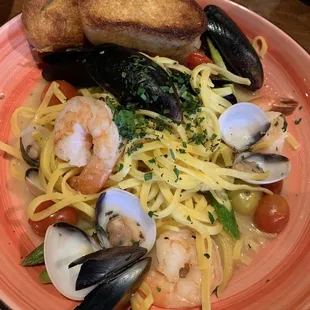 Seafood Linguini