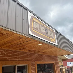 This place is no longer Luke's.