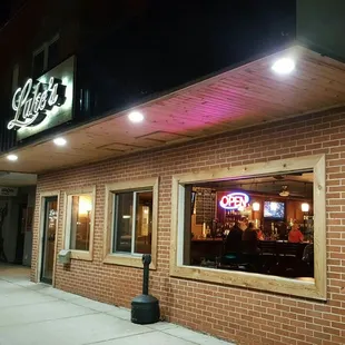 Storefront for Luke's