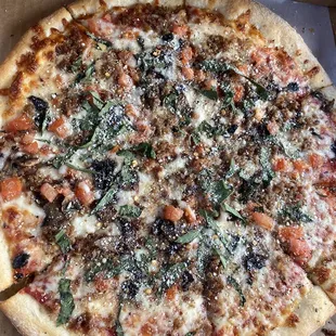 Marzano Pizza. Sausage, Tomato, Basil, Mushrooms. Delicious!