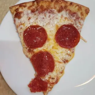 Great pizza. Others have come close but Luke's has my vote now. The pizza was really good!!