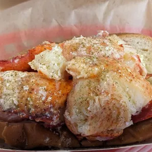 4 ounce lobster roll